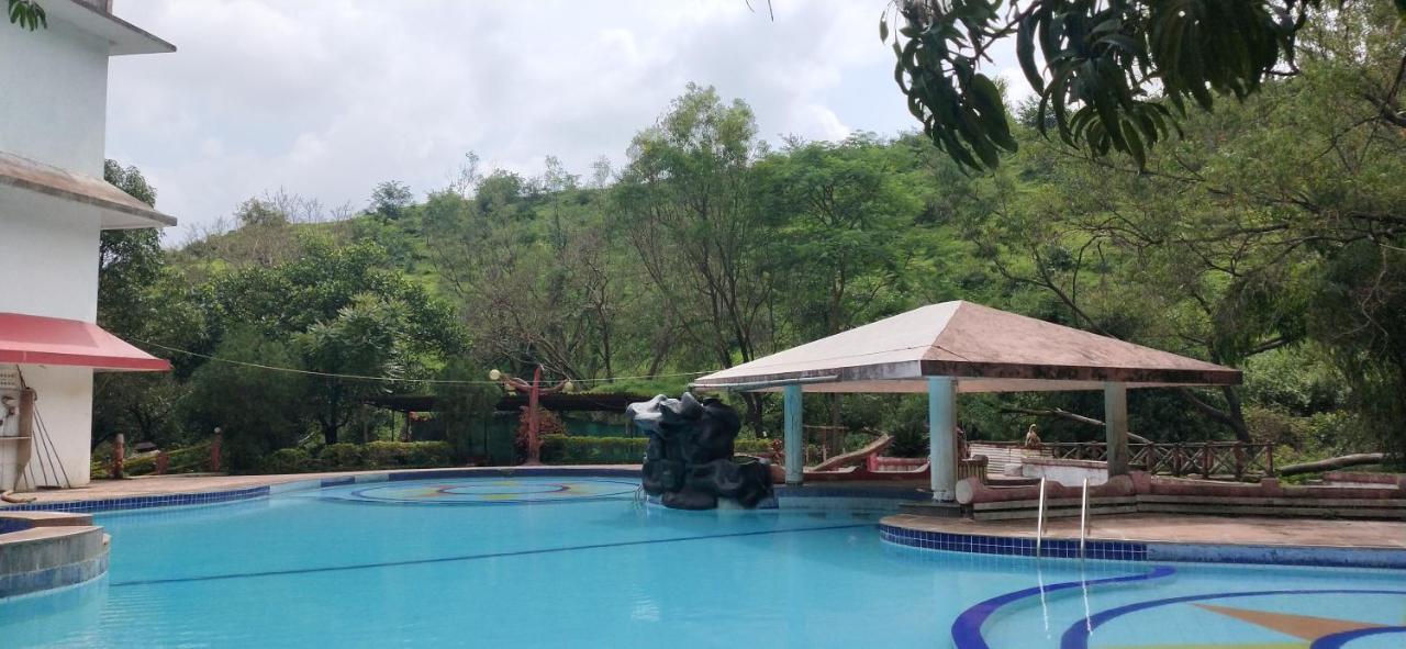 נאסיק Golden Resort And Farm מראה חיצוני תמונה