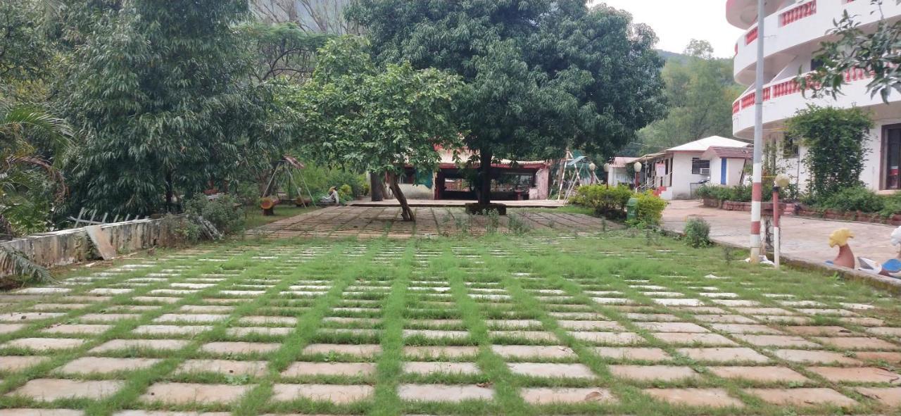 נאסיק Golden Resort And Farm מראה חיצוני תמונה
