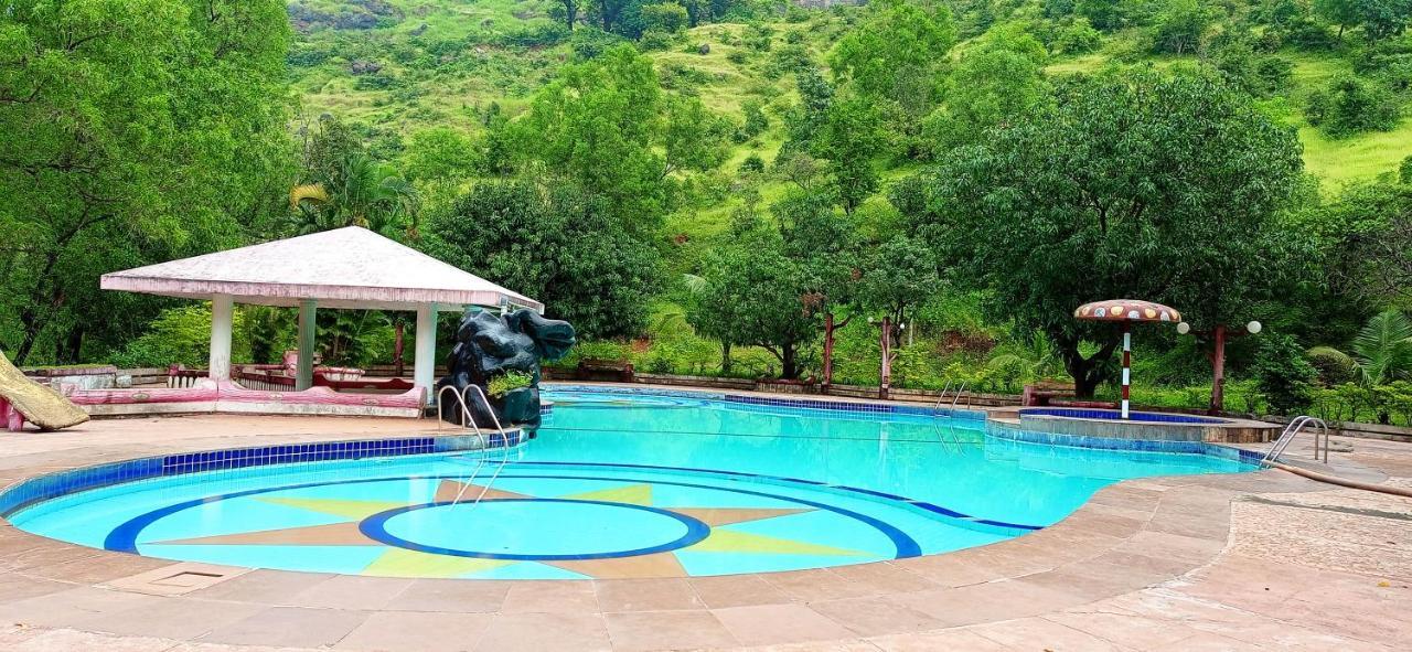 נאסיק Golden Resort And Farm מראה חיצוני תמונה